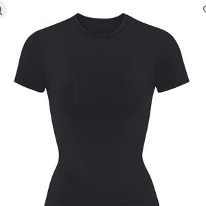 SKIMS | Soft Smoothing Seamless T-Shirt